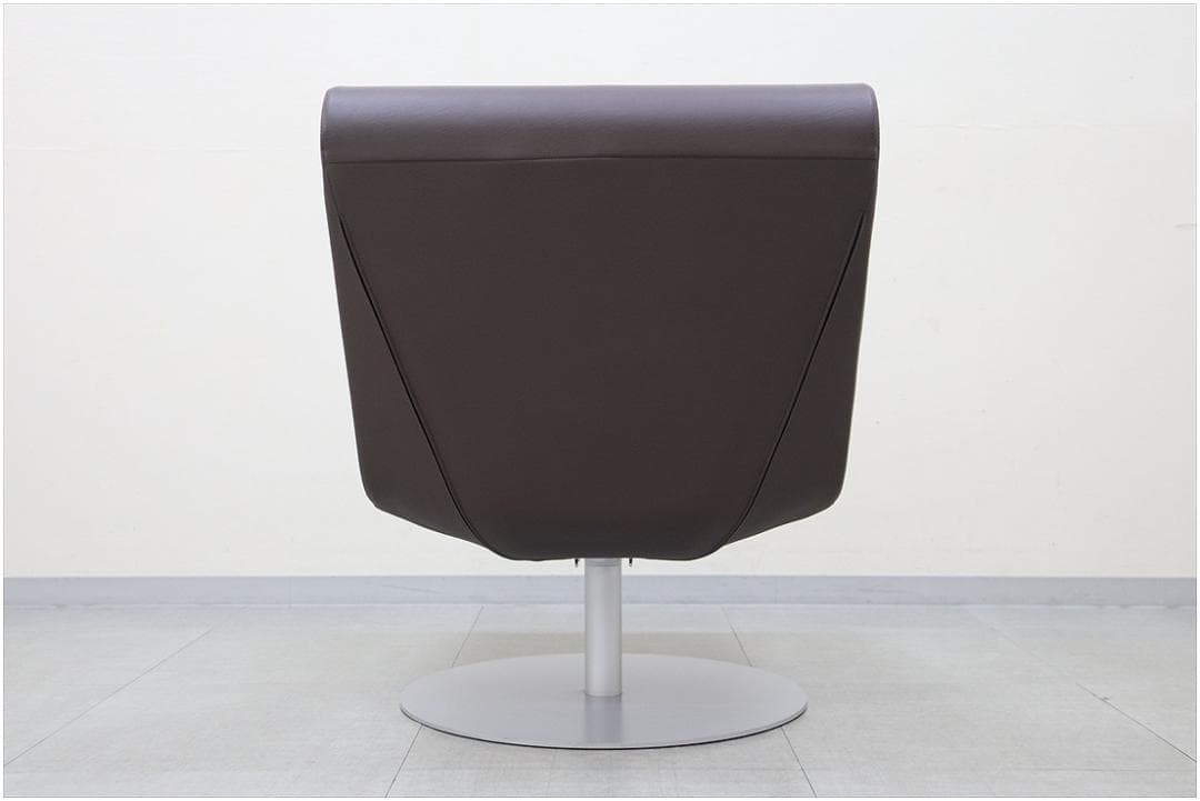展示品 カッシーナ ブーメラン プリュス ラウンジ スウィベル チェア 回転