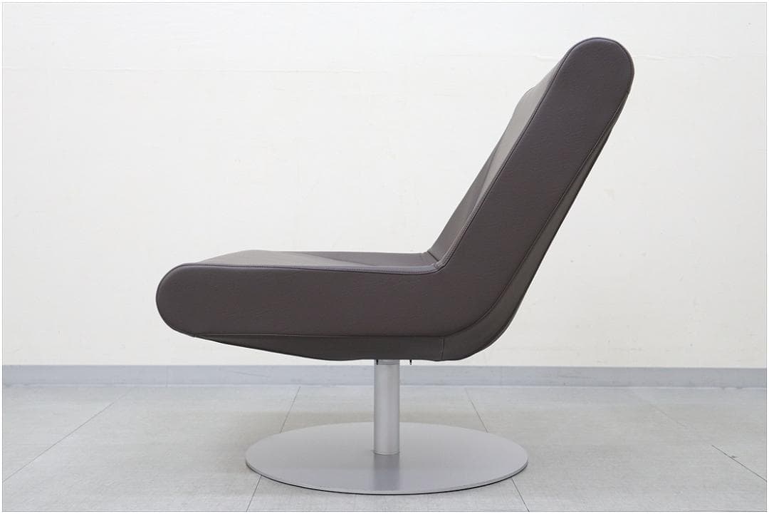 展示品 カッシーナ ブーメラン プリュス ラウンジ スウィベル チェア 回転