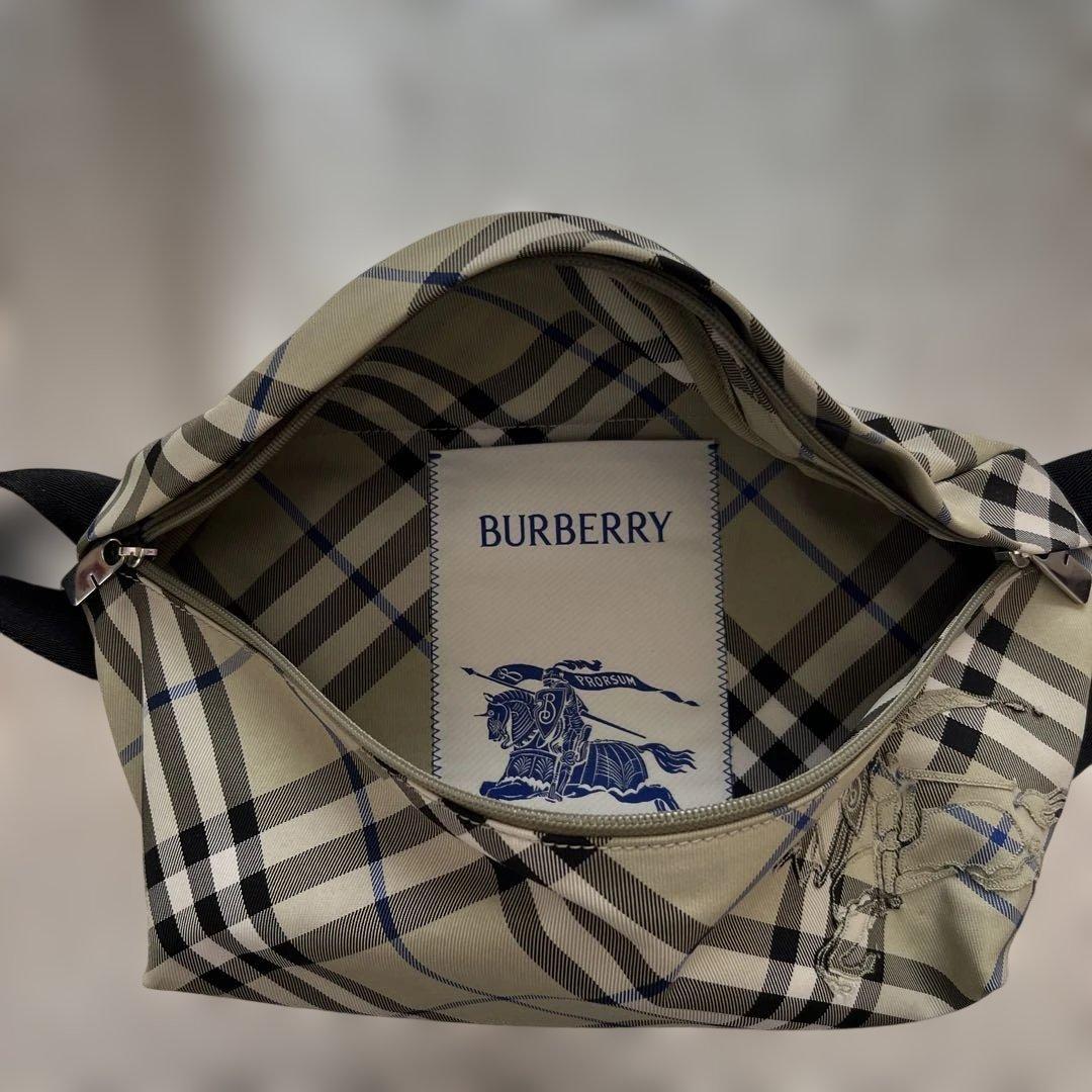 Burberry バーバリー　新品同様　ボディバック