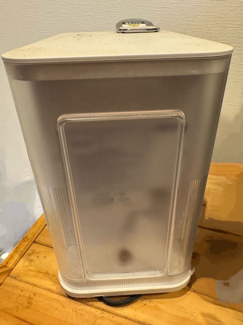 ネスプレッソコーヒーメーカーF111 カプセルホルダーおまけつき