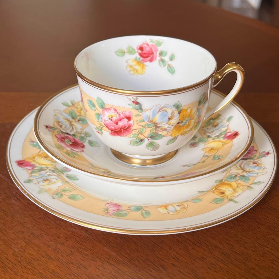 【英国ビンテージ】ロイヤルドルトン★Rosemund★トリオ（貫入あり）