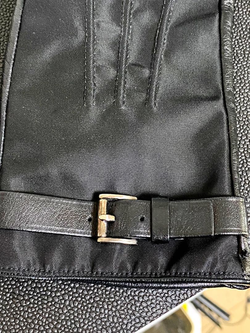 PRADA ブラック合成皮革手袋 ベルト付き