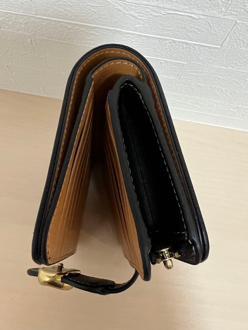 《新品》コーチ　タビー　ミディアムウォレット 二つ折り財布 金色バックル