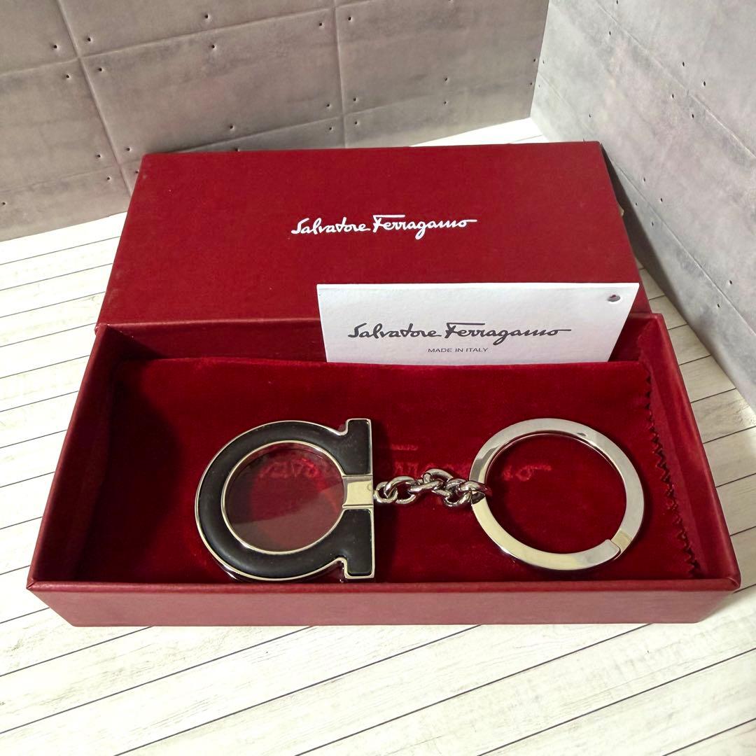 Salvatore Ferragamo フェラガモ キーホルダー ガンチーニ
