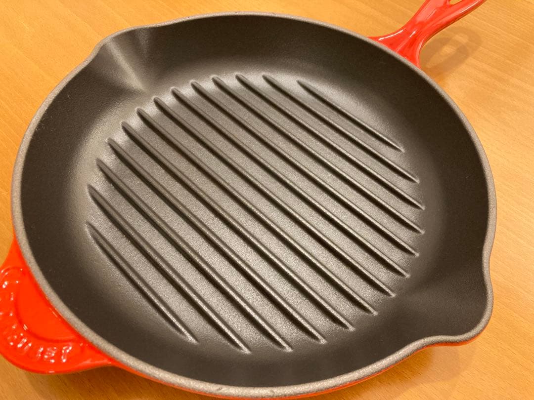 ル・クルーゼ　グリルパン　丸型　チェリーレッド　アメリカ購入　稀少デザイン　美品