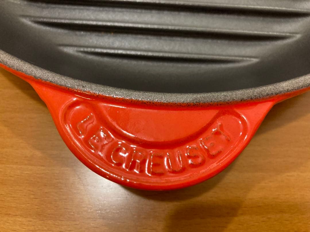 ル・クルーゼ　グリルパン　丸型　チェリーレッド　アメリカ購入　稀少デザイン　美品