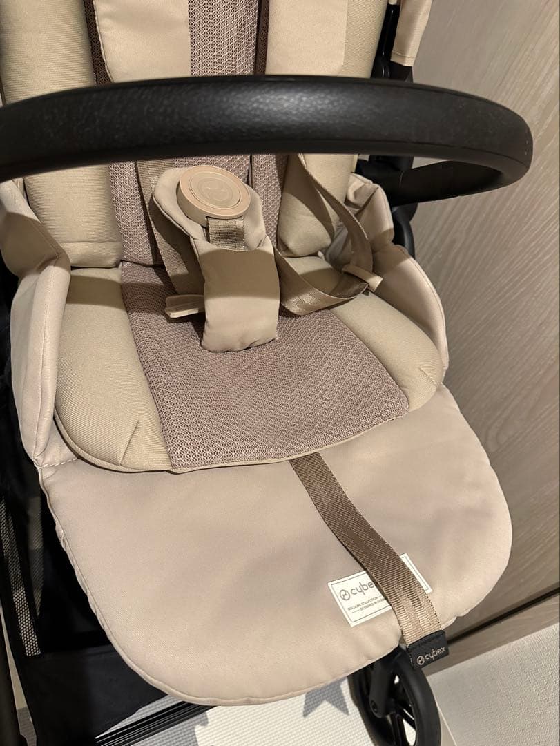 【美品】cybexメリオカーボン2024 アーモンドベージュ ドリンクホルダー付