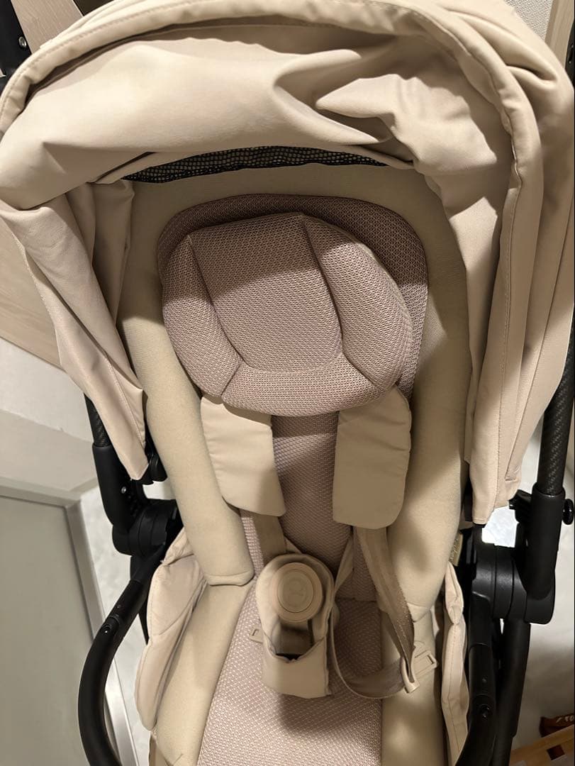【美品】cybexメリオカーボン2024 アーモンドベージュ ドリンクホルダー付