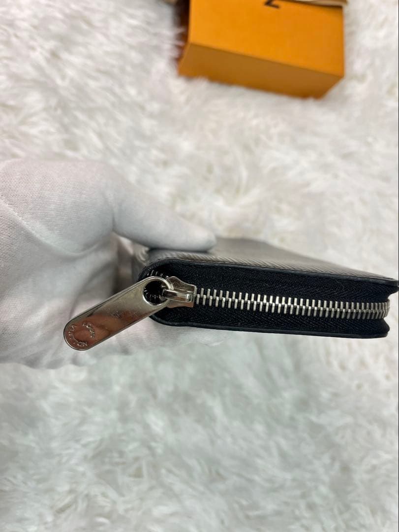 【未使用品】ルイヴィトン エピ ジッピーウォレット 長財布 ブラック 黒