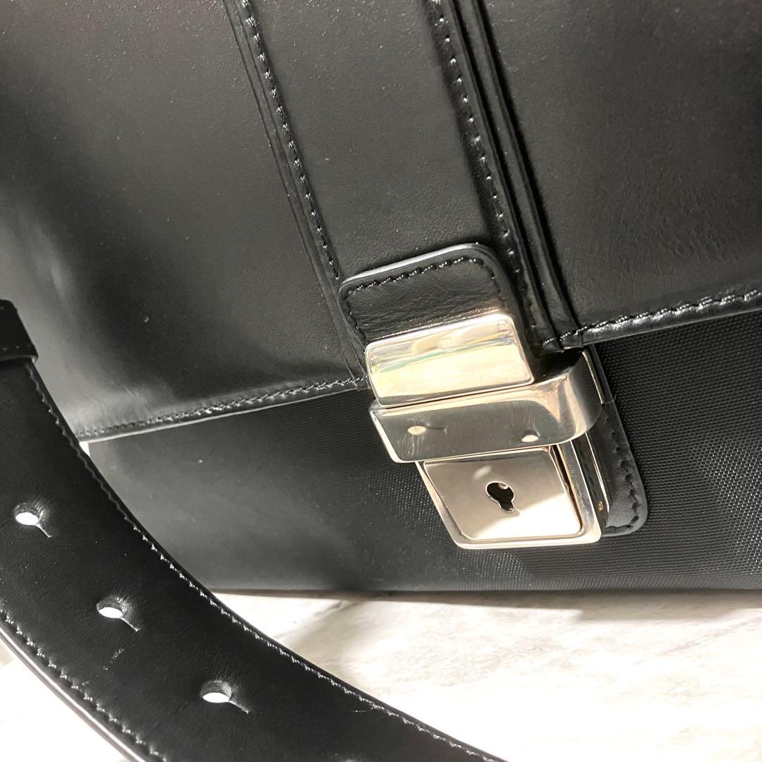 美品✨ゴールドファイル×メルセデスベンツ コラボ レザー ショルダーバッグ