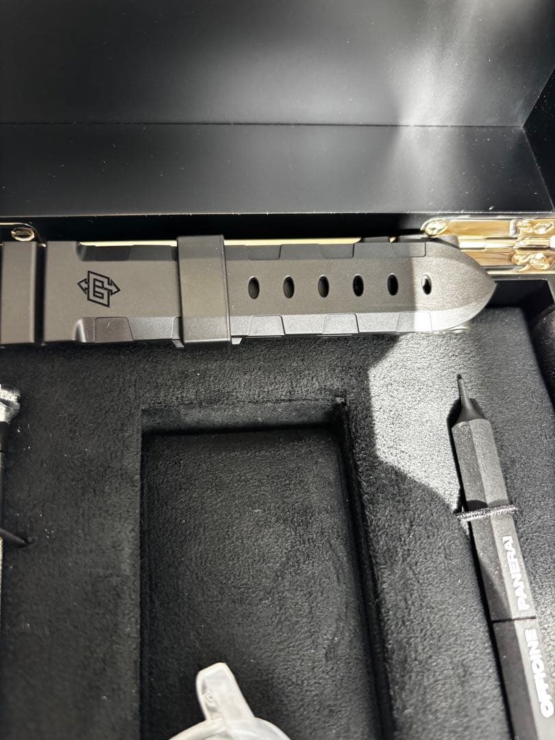 超美品！OFFICINE PANERAI ツールセット 木製ケース時計ベルト付き