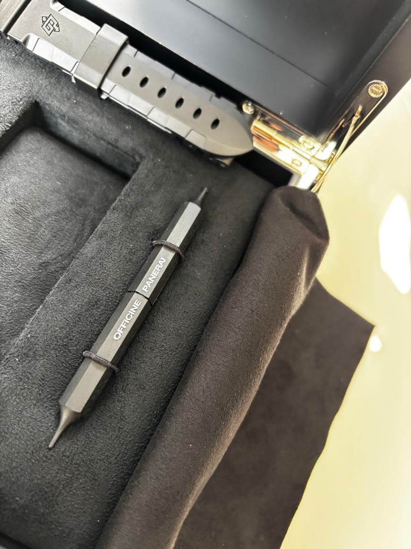 超美品！OFFICINE PANERAI ツールセット 木製ケース時計ベルト付き