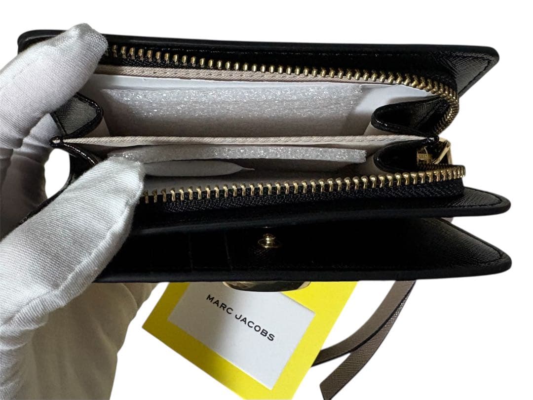 新品 MARC JACOBS 二つ折り財布 ベージュ ブラック