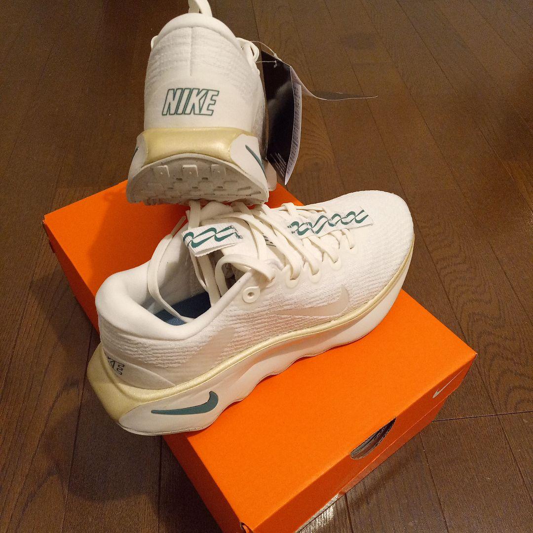 Nike DV1238-102 モティバ ウォーキングシューズ