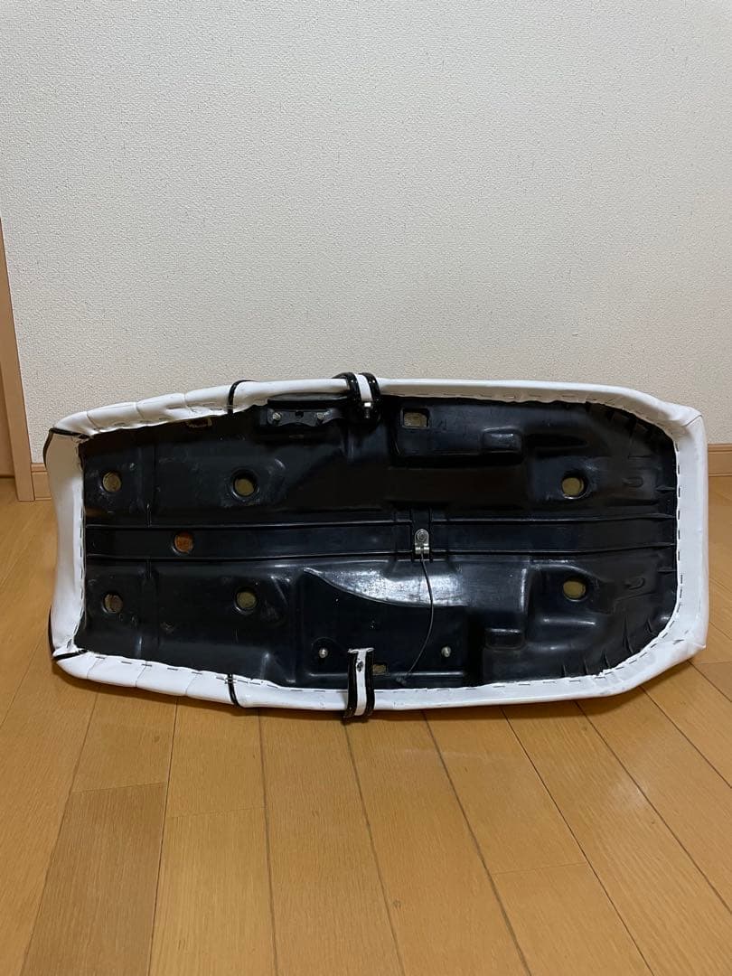【純正シートベース】オオカワシート CBX400F用 墓石チョビ三段シート