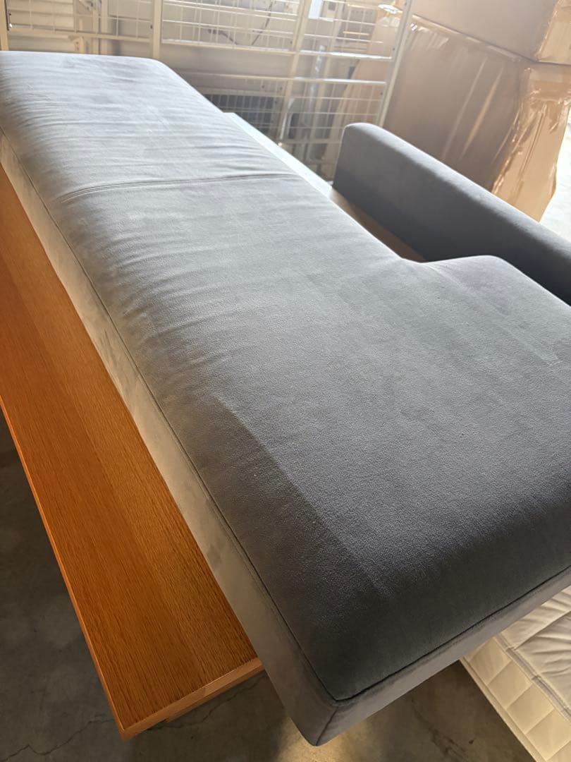 マスターウォールmasterwal グレー ファブリックソファ 2023年製