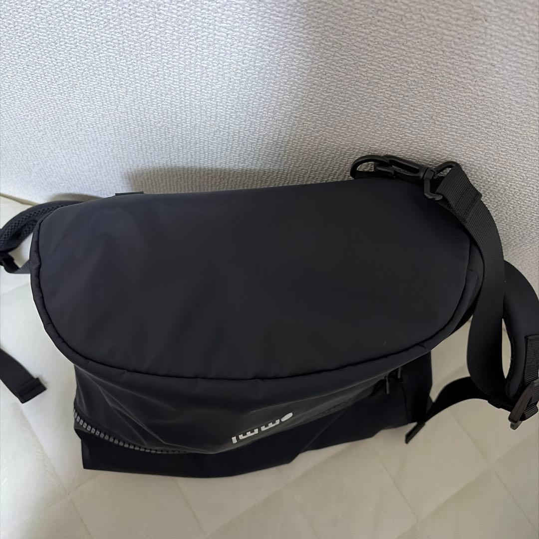 エミ emmi 【限定カラー】撥水 emmiロゴマルチバックパック （BLK）