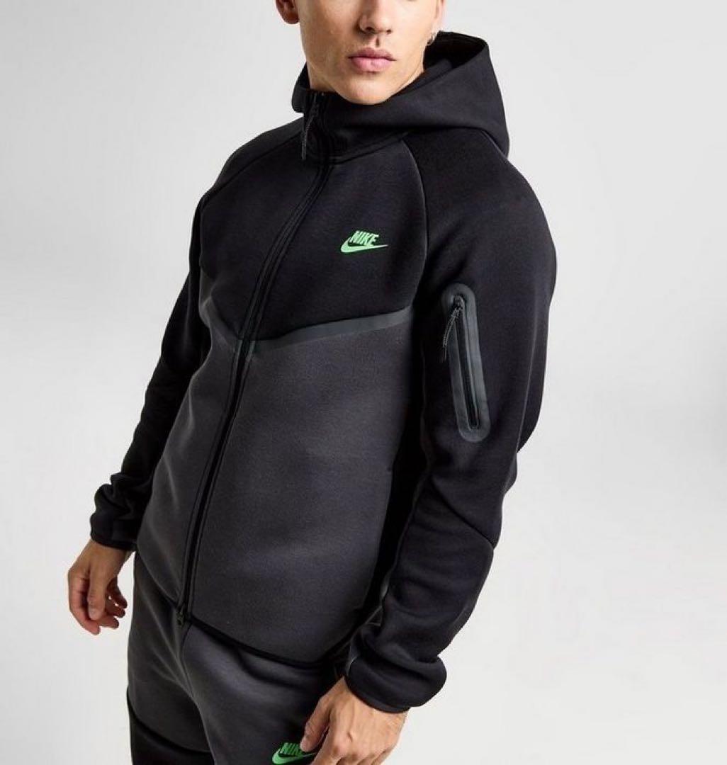 【希少カラー・ラスト1枚】NIKE テックフリース　パーカー