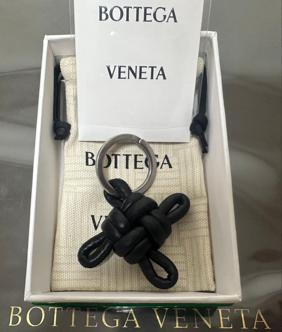 【付属品付】ボッテガヴェネタ ノットキーリング クロームロゴ/黒/✨️✨