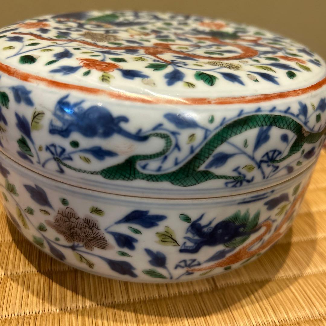 万暦赤絵　龍と鳳凰の蓋物　縁起良