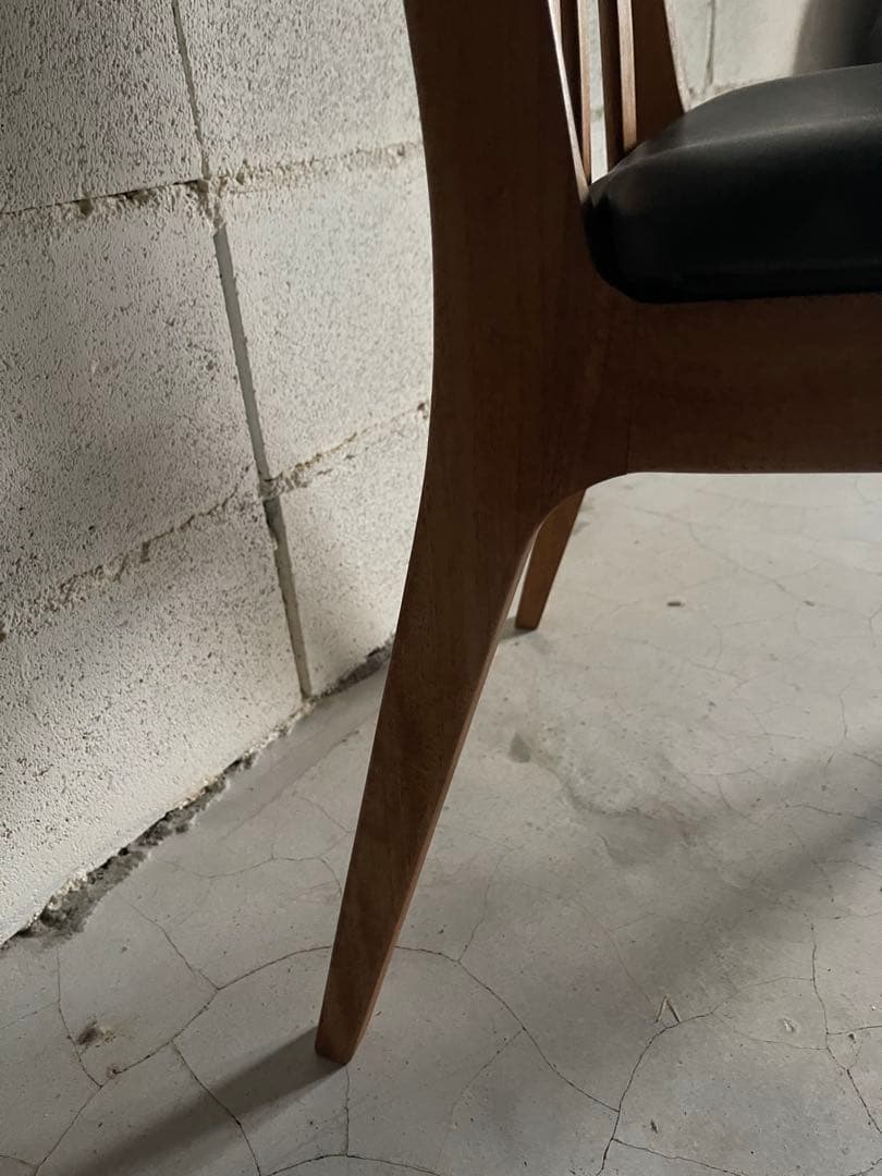 BOSCO ボスコ　ダイニングチェア　北欧　合皮レザー　朝日木材加工　アクタス