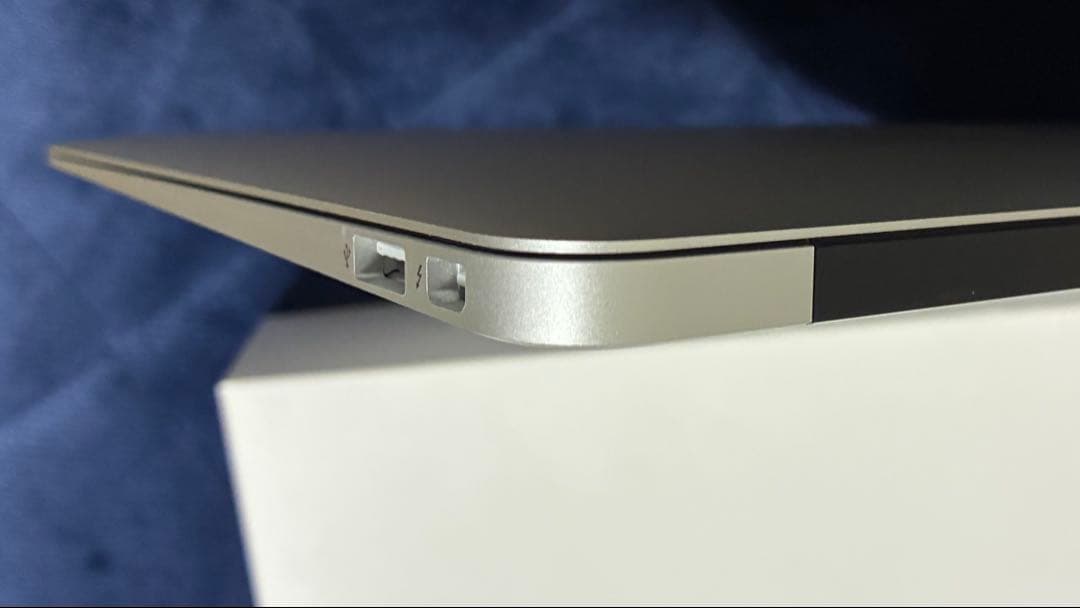完動品　MacBook air 11インチ　2015 Intel Mac