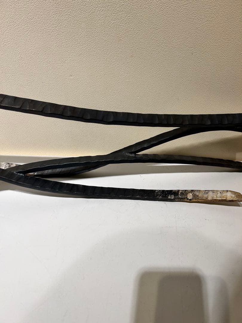 411　アイアンオブジェ　インテリア　置物　金属製　黒・金装飾　展示品