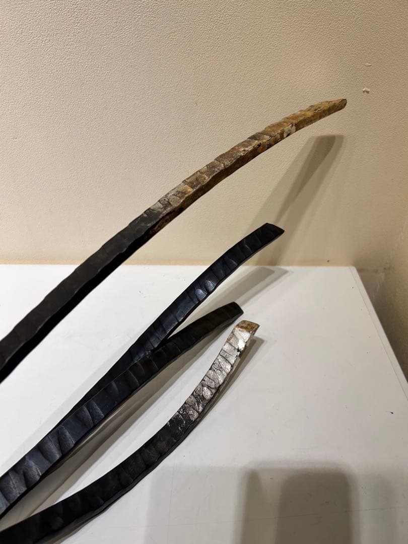 411　アイアンオブジェ　インテリア　置物　金属製　黒・金装飾　展示品