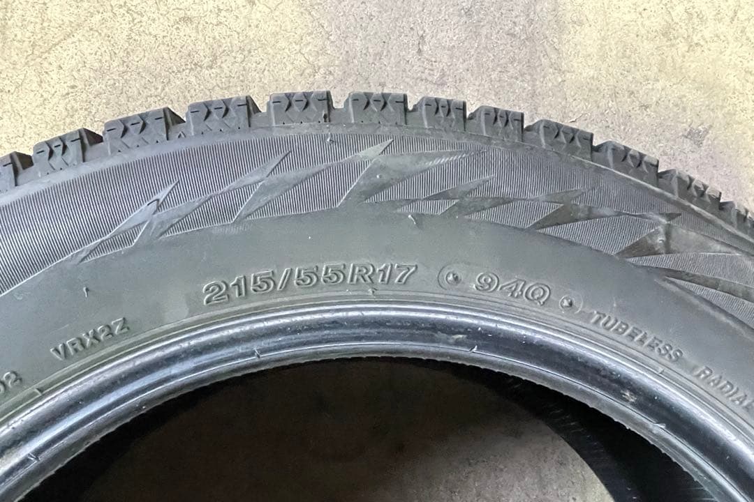 ✦送料込✦ブリヂストン スタッドレスタイヤ　VRX2 215/55R17 2本