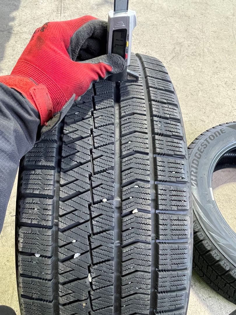 ✦送料込✦ブリヂストン スタッドレスタイヤ　VRX2 215/55R17 2本