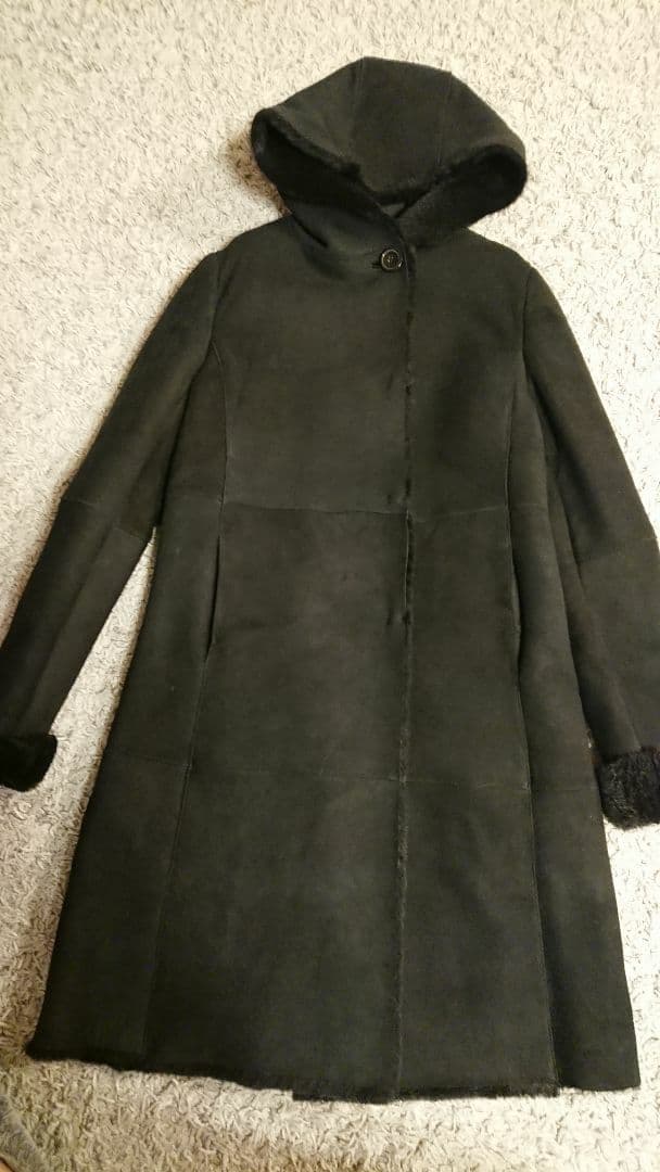 新品 VESGIOIA ブラック フード付きムートンコート ブラック
