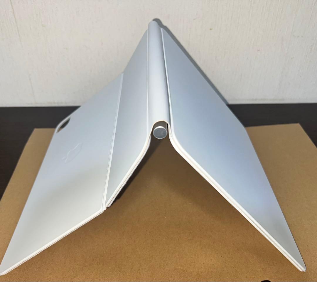 Apple iPad シルバー 本体 + ホワイトキーボード+ペンシル