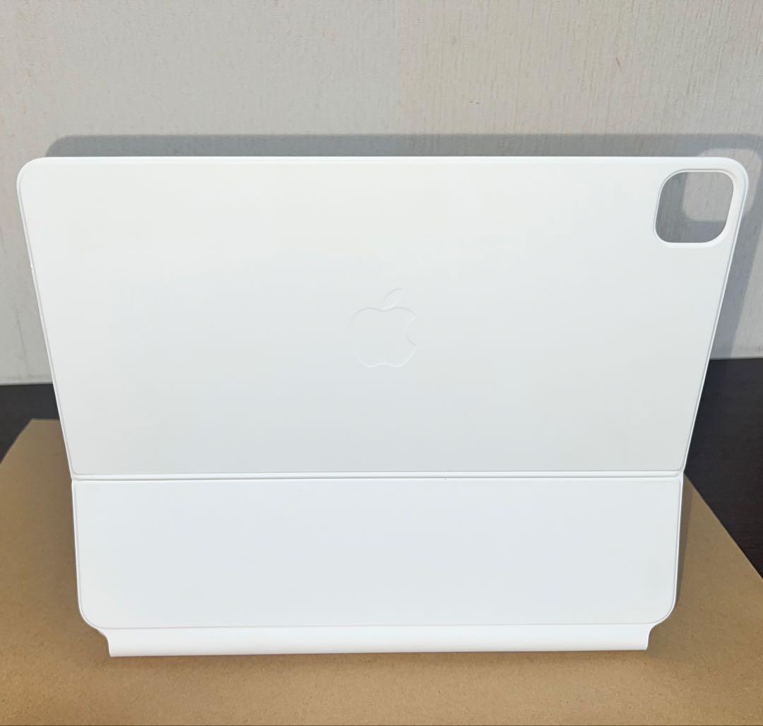 Apple iPad シルバー 本体 + ホワイトキーボード+ペンシル