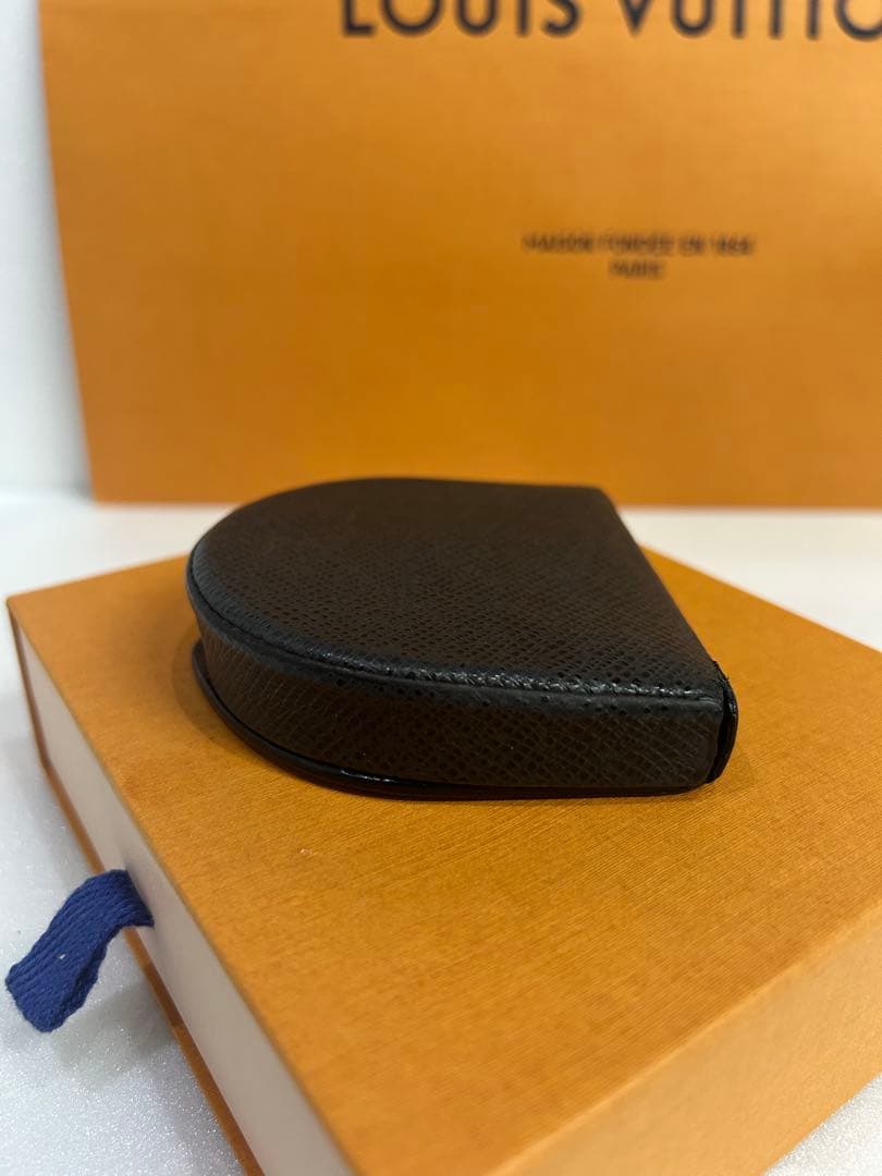 りおぱぱページ　Louis Vuitton タイガブラック ケース