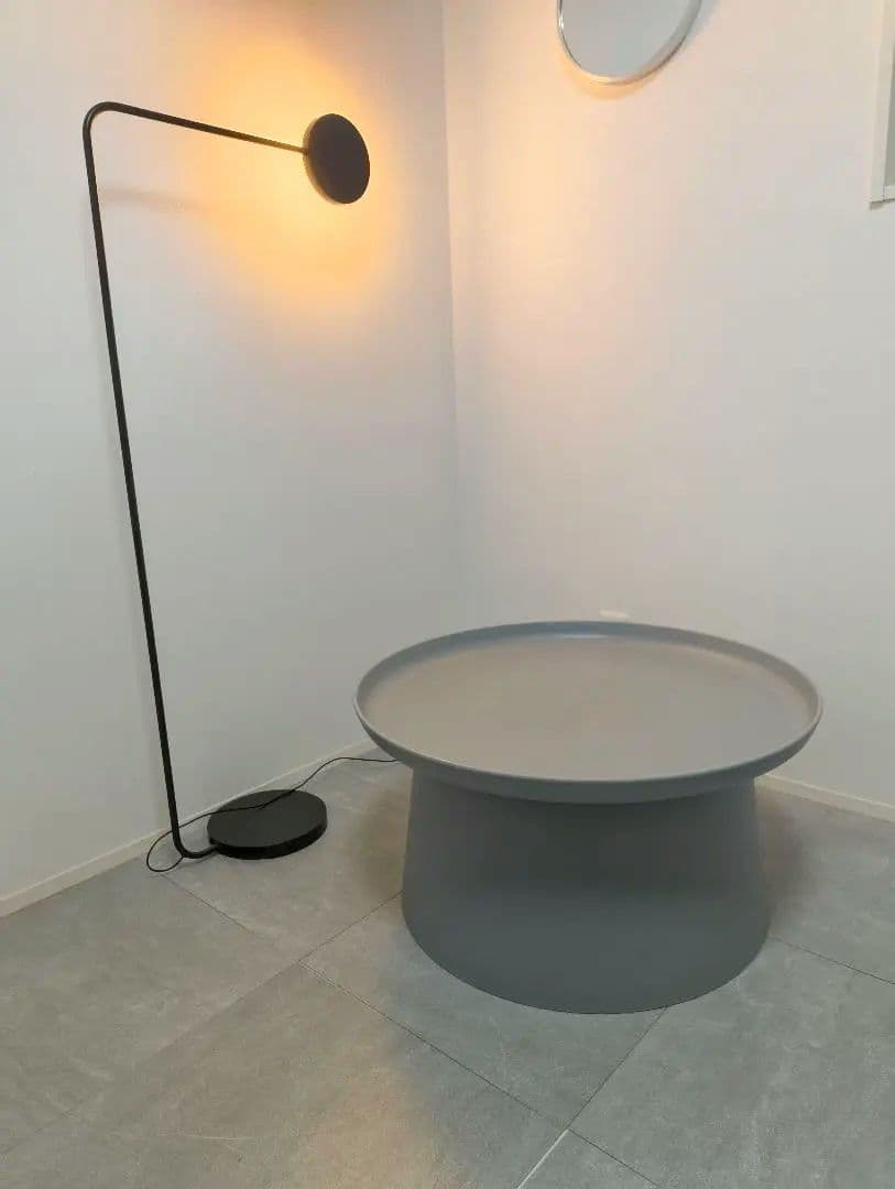 センターテーブル 円形 グレー　ポリプロピレン　花台　デザイン