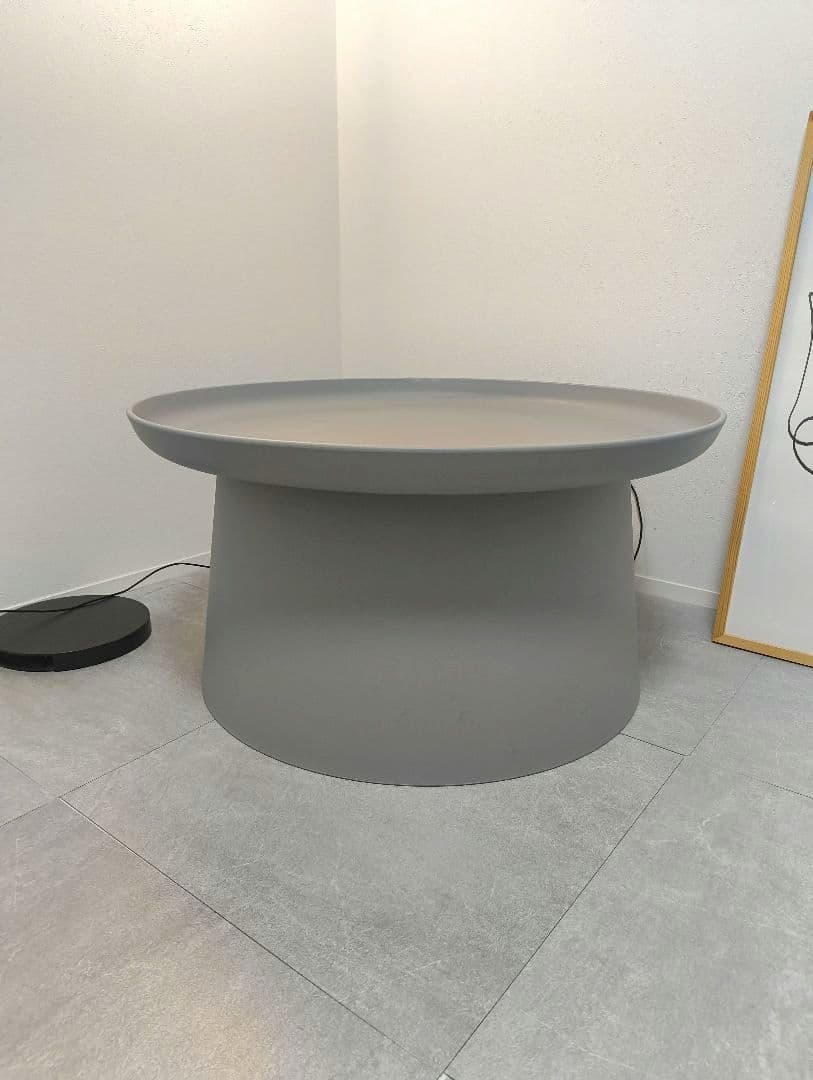センターテーブル 円形 グレー　ポリプロピレン　花台　デザイン