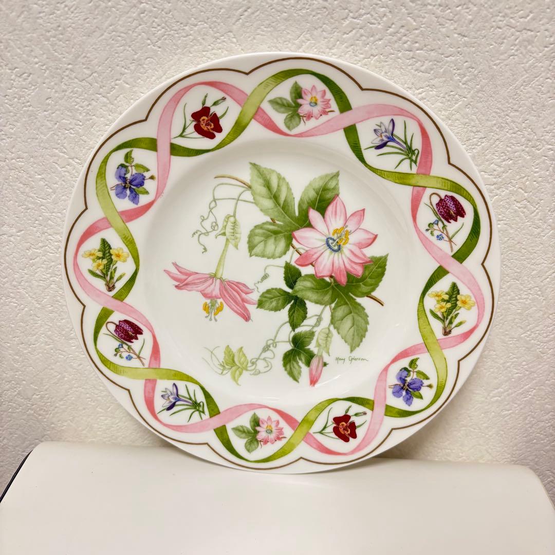 ウェッジウッド！　花柄リボンデザイン皿2枚セット