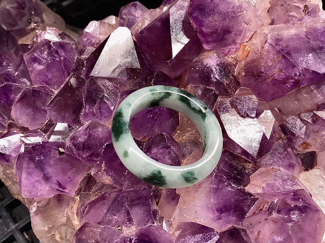 ✳業者様おすすめ‼️買って損無し　アイスジェイド氷質*糸魚川翡翠くりぬきリング本物