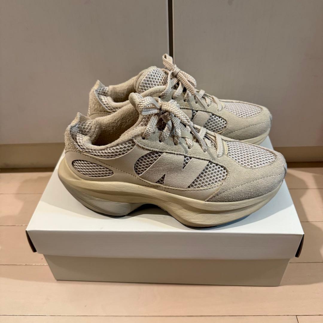 AURALEE × New Balance Warped Runner