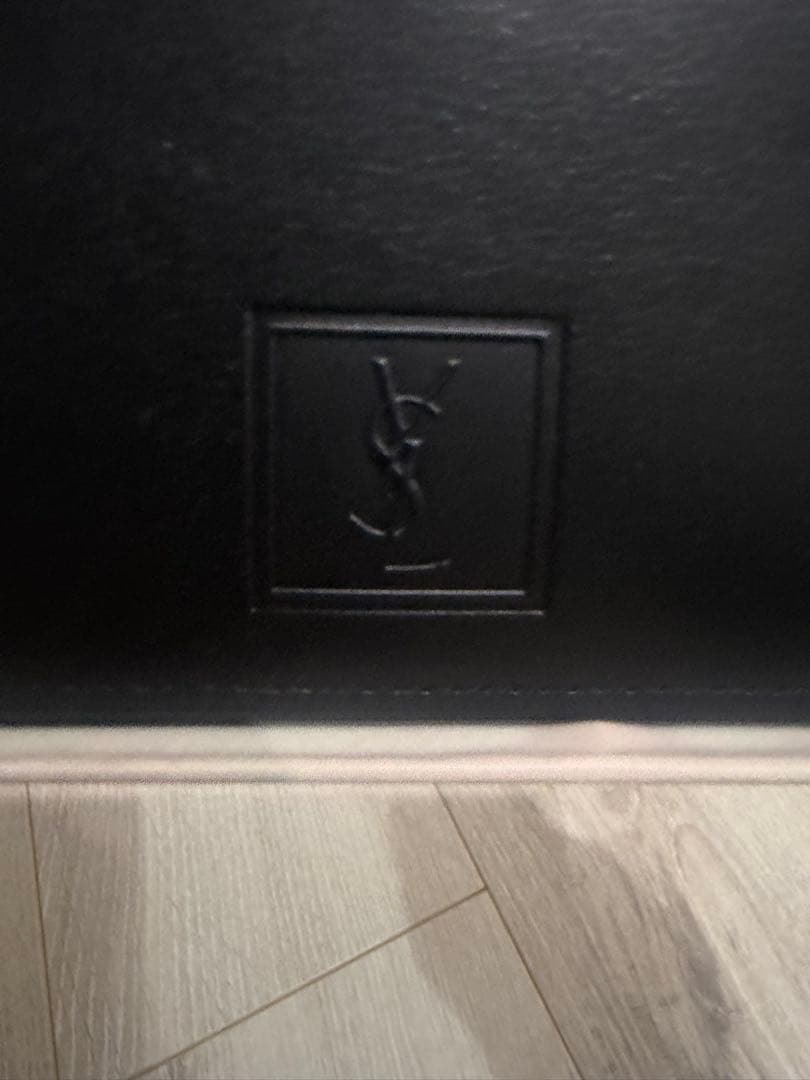 (希少品)Yves Saint Laurent ブラック長財布、カードケース