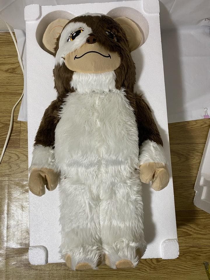 GIZMO 1000％ ベアブリック