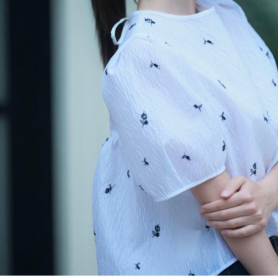 新品 BLUELEA EMBROIDERYJACQUARDBLOUSE ブルレア