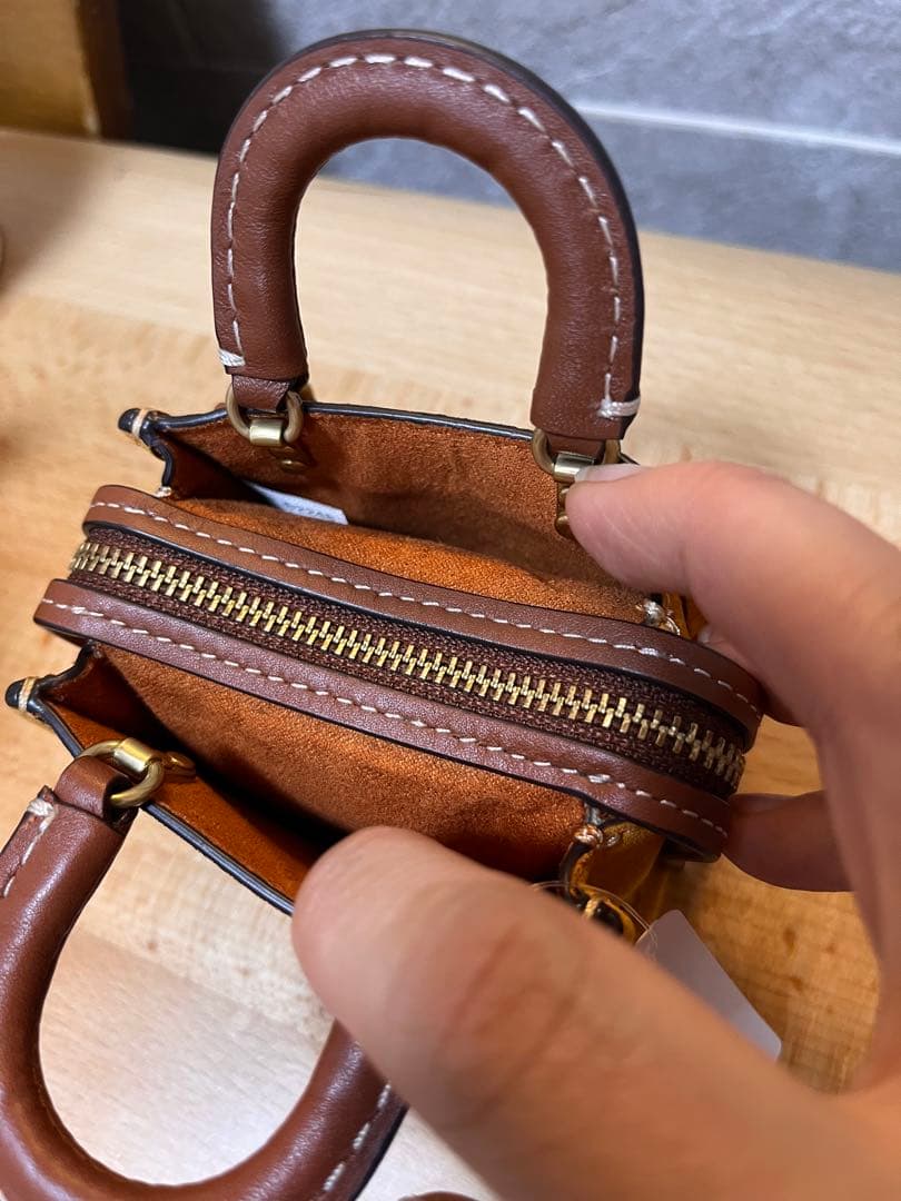 【新品未使用】COACH ローグミニバッグ型キーホルダー イエロー　Rogue