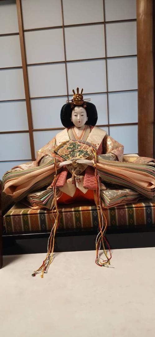 中古　雛人形 伝統的な精巧なデザイン