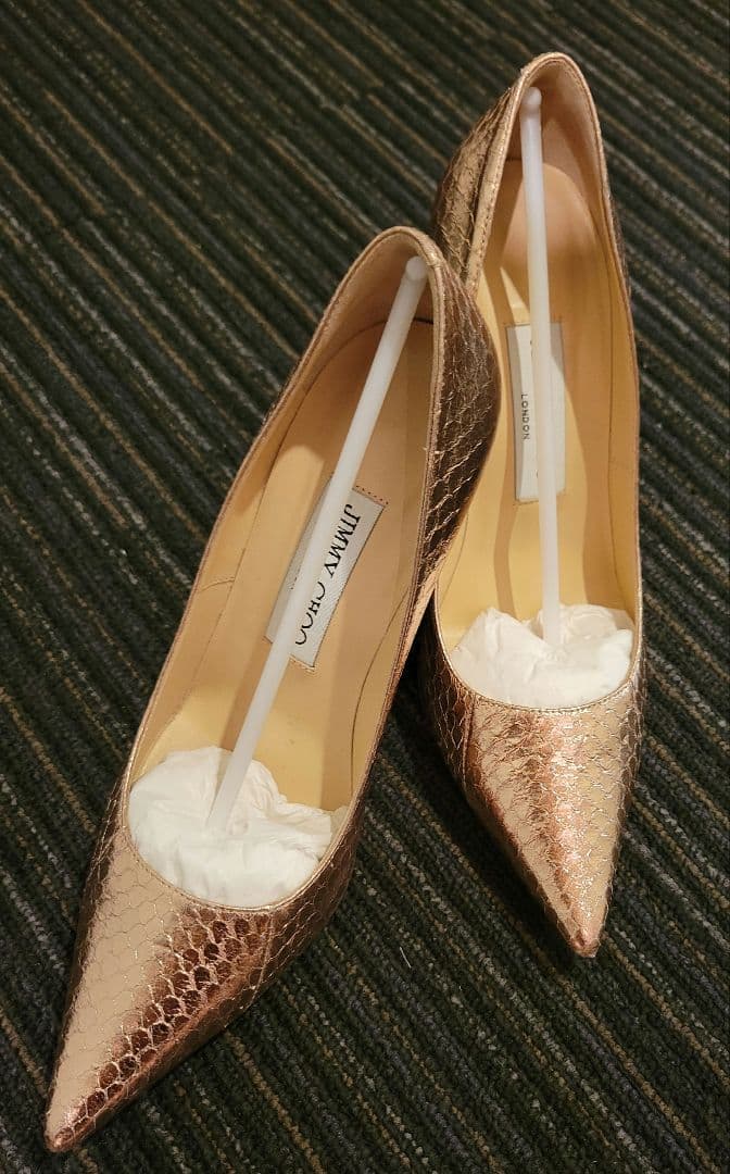【JIMMY CHOO】ピンクゴールドのピンヒール23.5cm