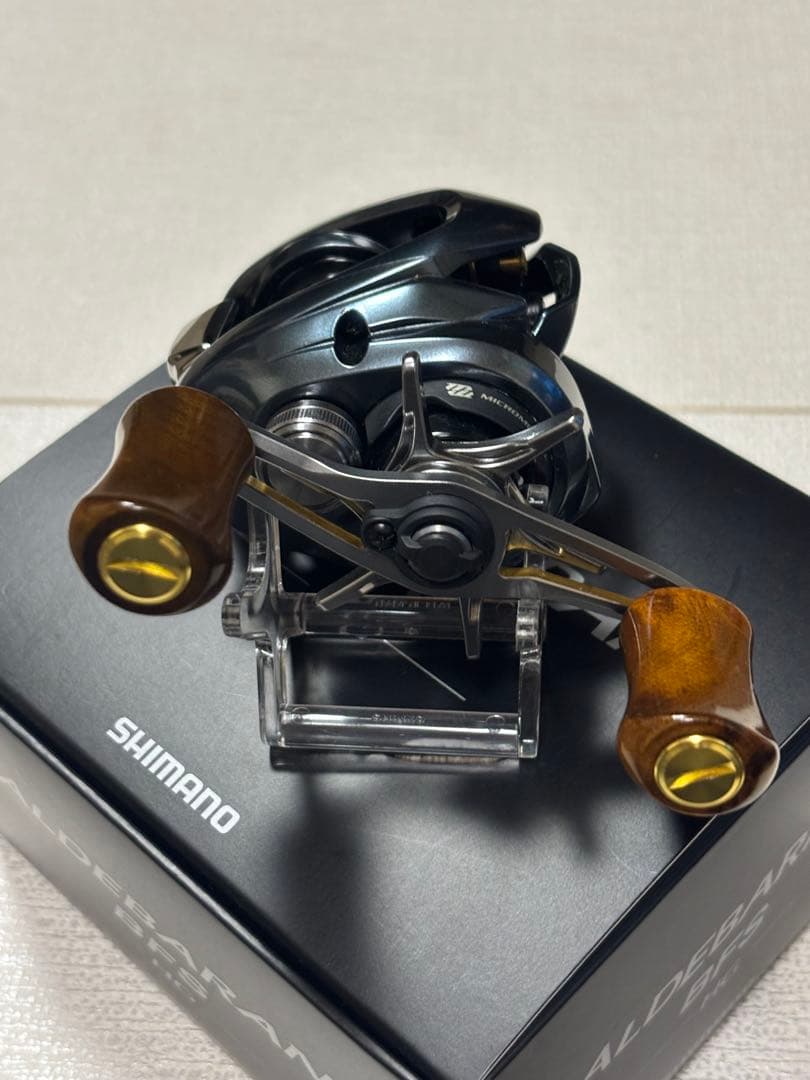 シマノ 22アルデバランBFS HG アベイルスプール付 ハンドルウッドノブ付