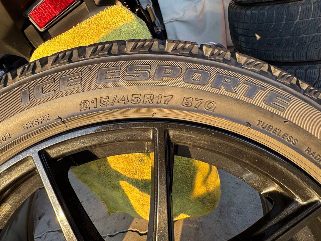 215/45/17 スタッドレスホイールの4本セットです
