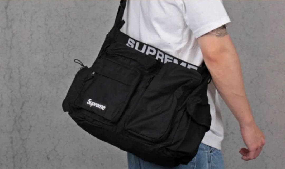 ジェンケン王子[Supreme] Field Messenger Bag