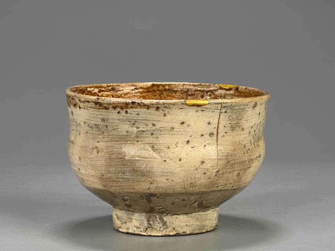 日本美術　桃山時代　美濃　刷毛目茶碗　茶道具　古茶器　時代茶碗
