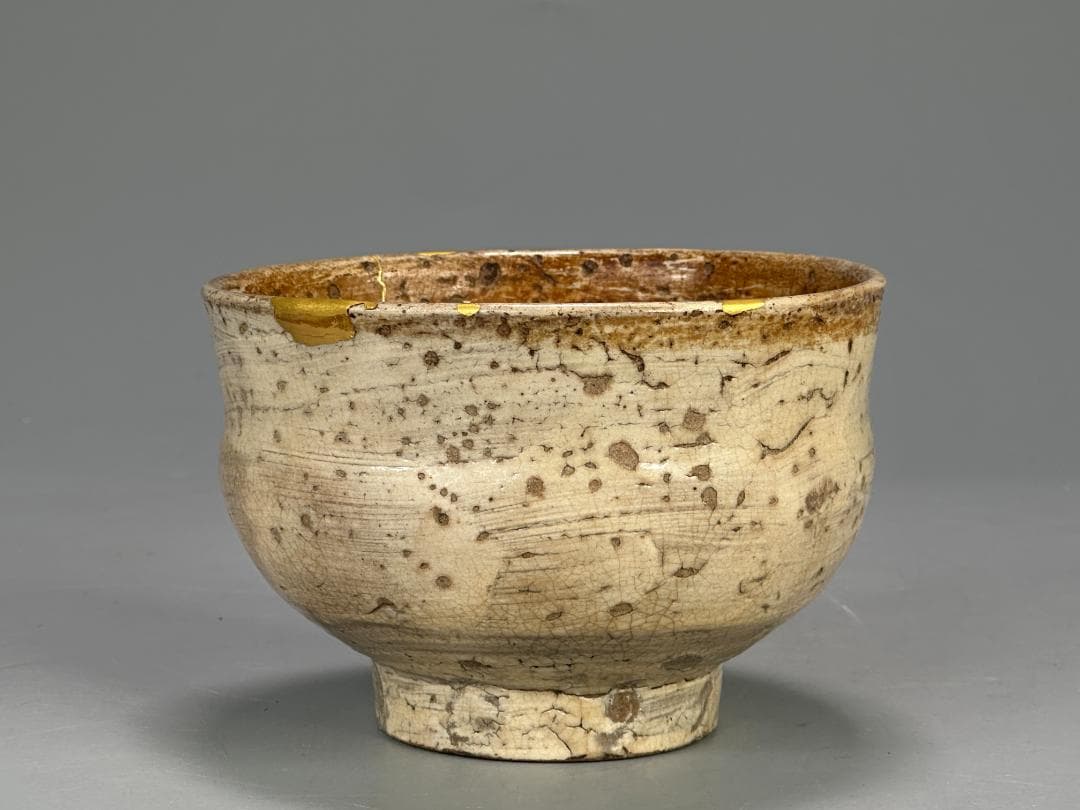 日本美術　桃山時代　美濃　刷毛目茶碗　茶道具　古茶器　時代茶碗